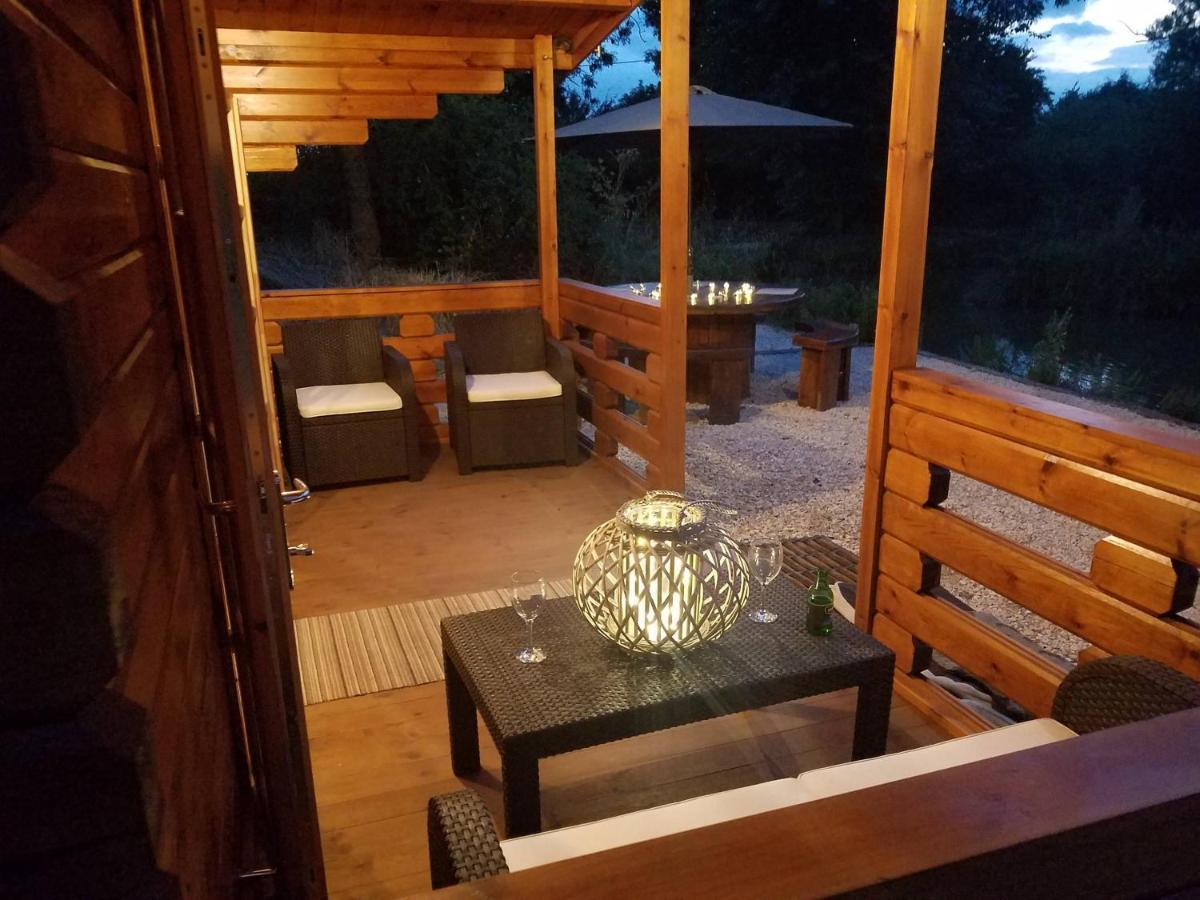 West Pool Cabin Lincoln Eksteriør billede